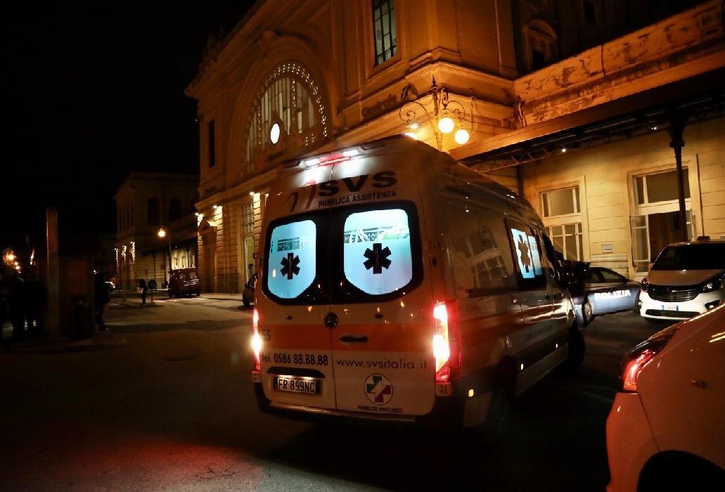 L'intervento dell'ambulanza Svs e della polizia