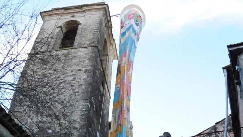 I 31 anni della calza più lunga del mondo entrata nel Guinness