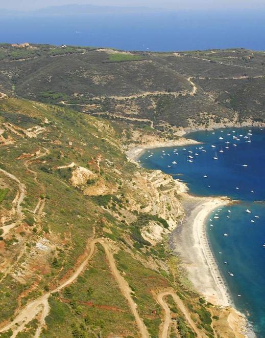 Escursione a piedi tra i sentieri minerari di Monte Calamita