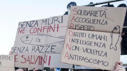 Sardine, domani in piazza la manifestazione non ufficiale