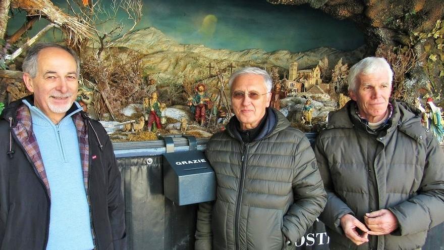 Il presepe itinerante è a casa Promessa a padre Sebastiano