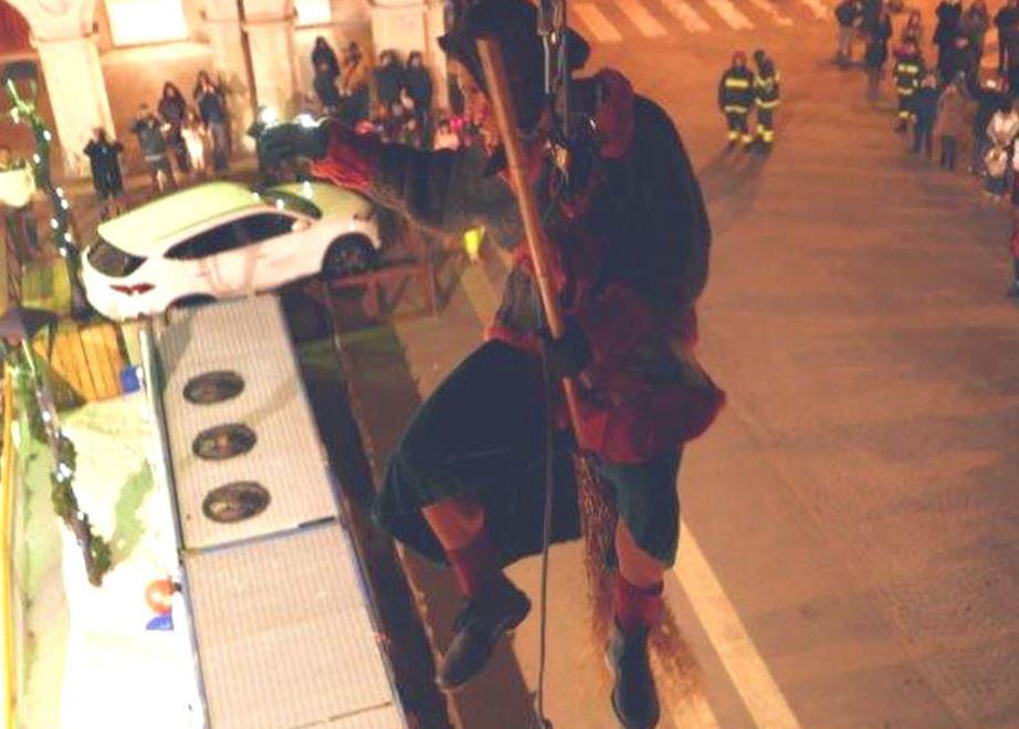 Domenica lo show luminoso Le feste nelle frazioni
