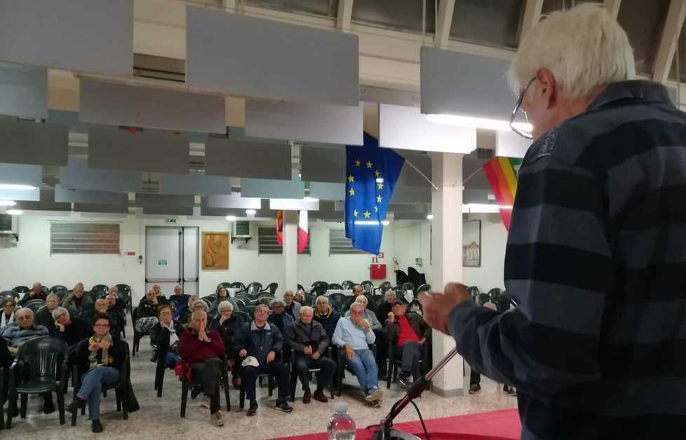 Il centro sociale apre a fine mese e cerca soldi per le rate dei mutui 