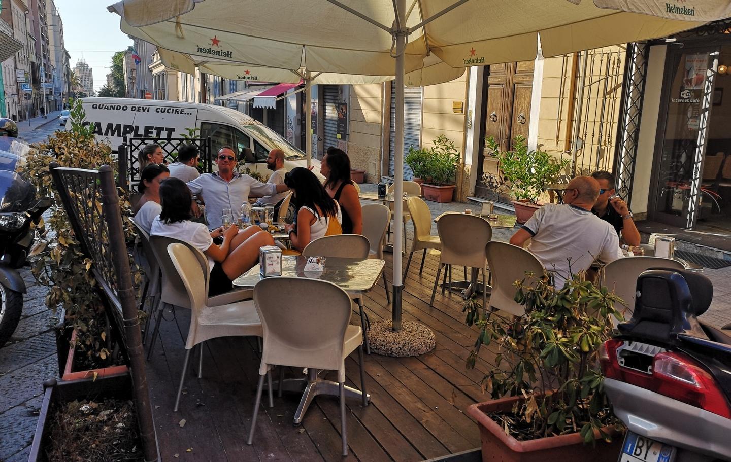 Sassari, tavolini e dehor: arriva la proroga fino a marzo 