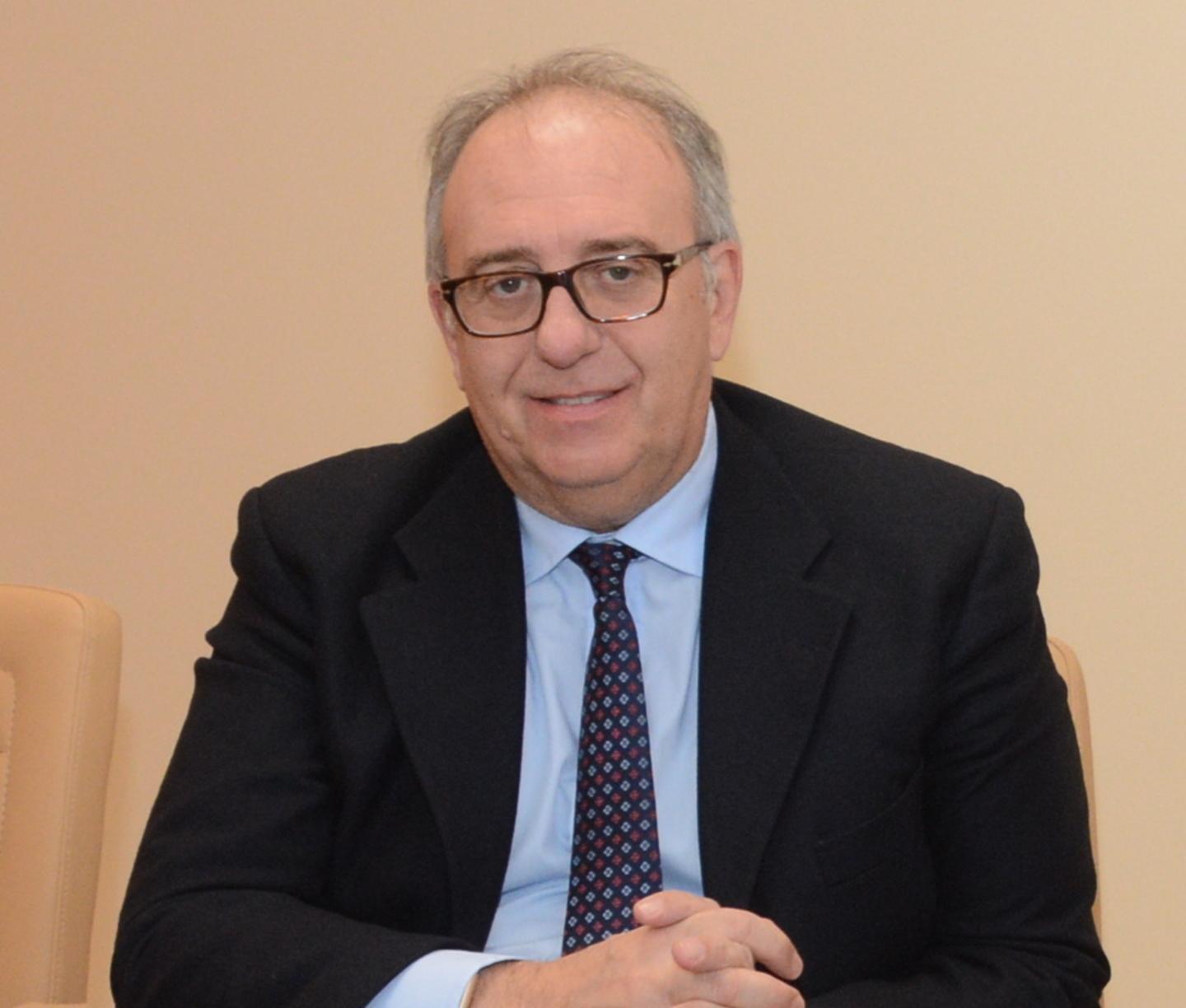 Areus, Acciaro direttore sanitario 