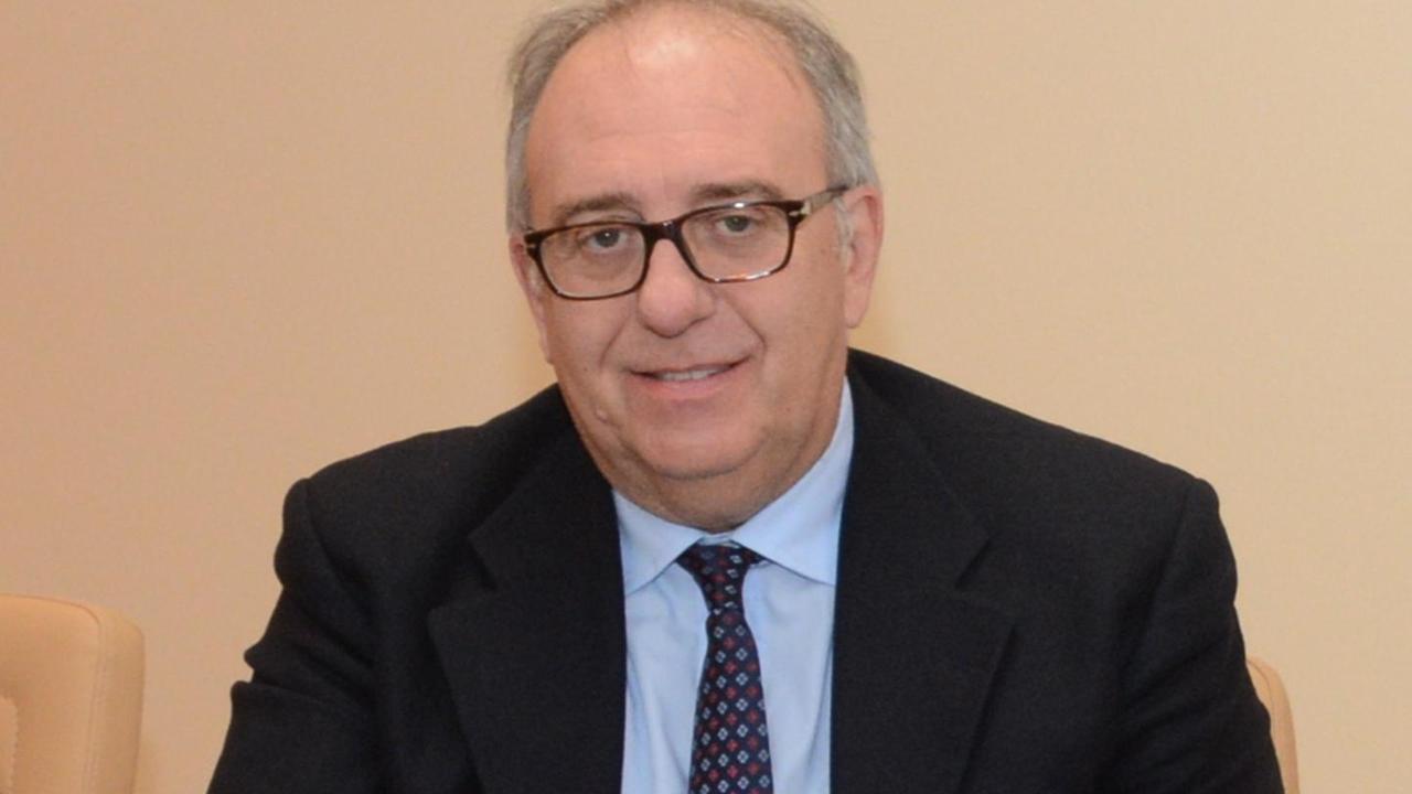Areus, Acciaro direttore sanitario
