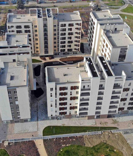 Ferrara, prime famiglie all’ex PalaSpecchi: aperto il quartiere del social housing 