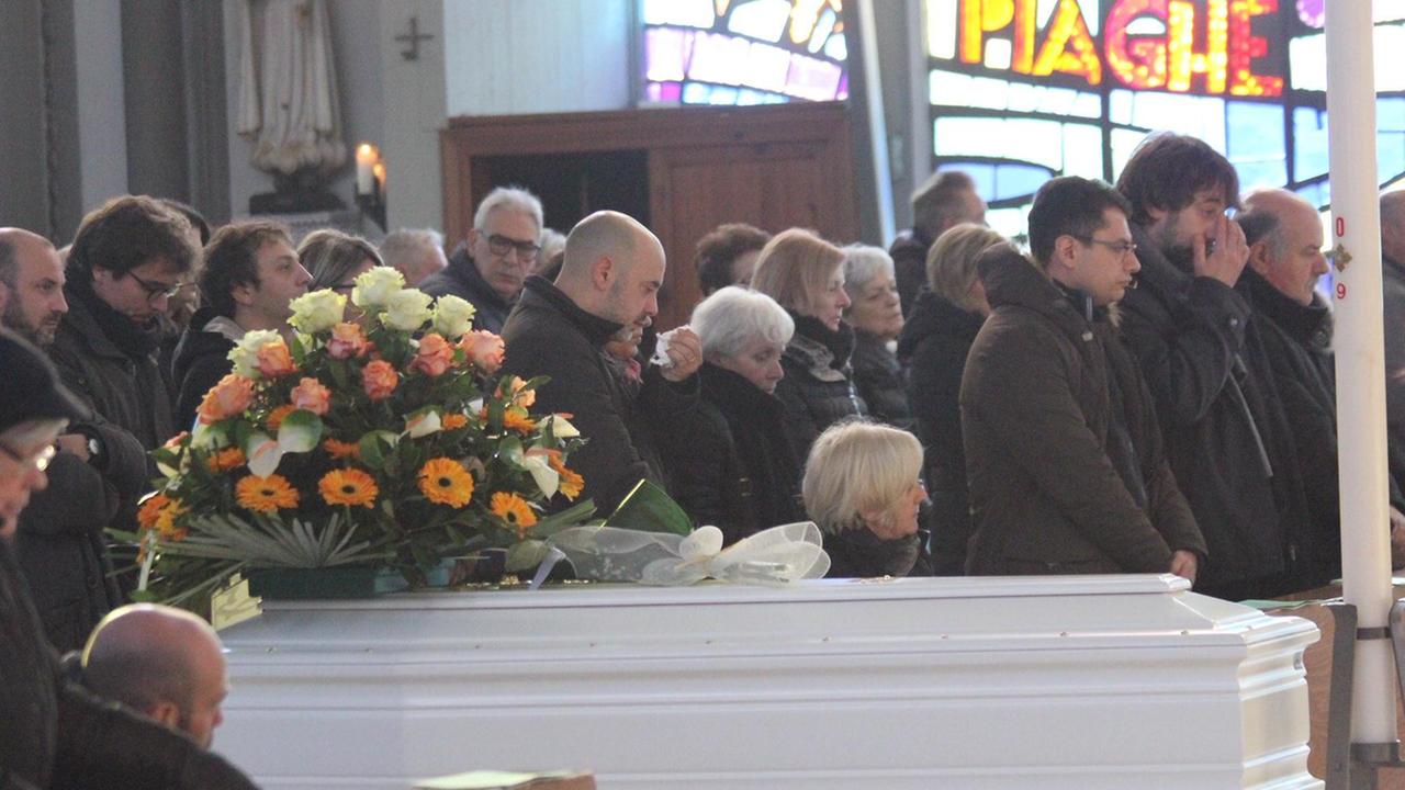 I funerali di Cristina Macrellino della chiesa della Resurrezione (foto Batavia)