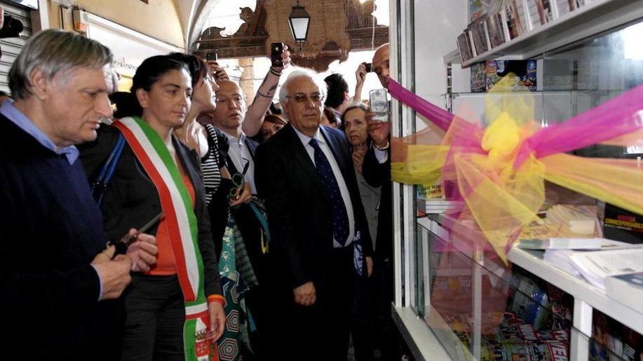 Addio edicola della legalità il Comune l’ha rimossa