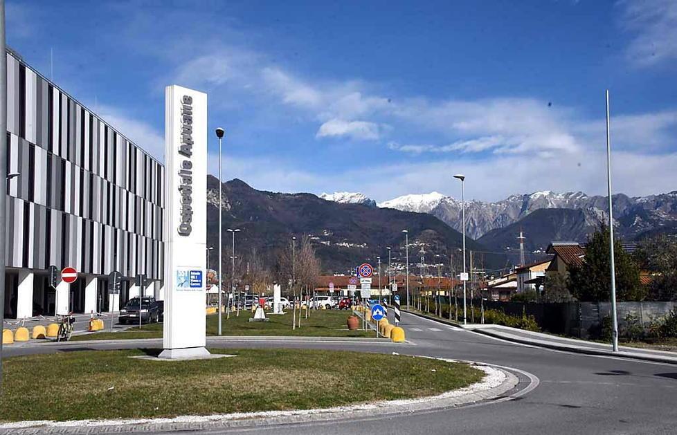 Lavoratore cade in cava e si rompe bacino e vertebre 