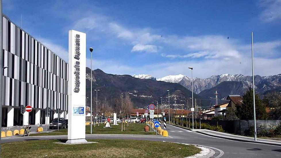 Lavoratore cade in cava e si rompe bacino e vertebre