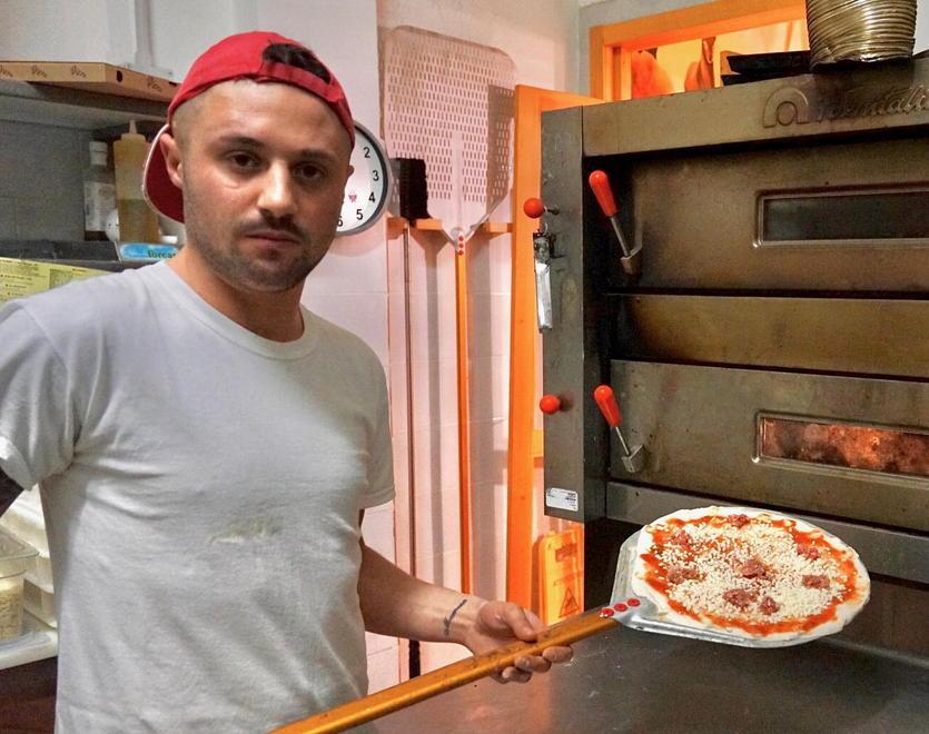 Luca, neoimprenditore della pizza «Ho realizzato uno dei miei sogni» 