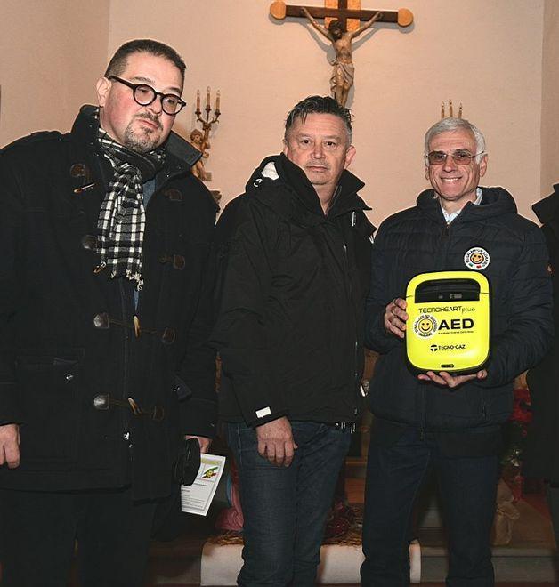 Defibrillatore donato da “Regalami un sorriso” 