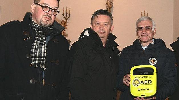 Defibrillatore donato da “Regalami un sorriso”