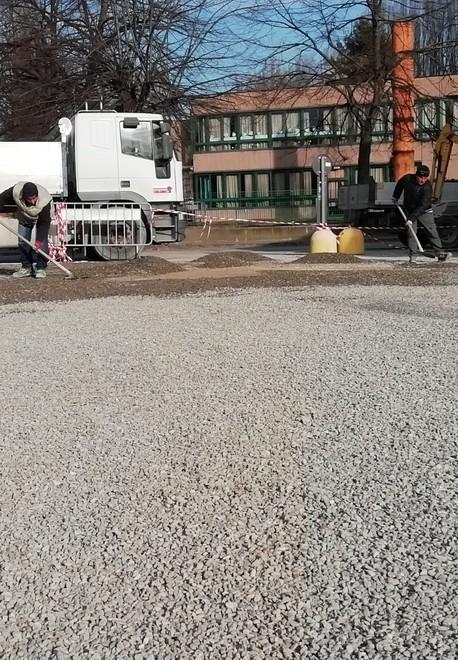 I volontari del circolo Il Parco donano il nuovo parcheggio 
