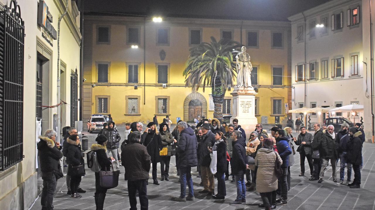 Solo sessanta in piazza per la manifestazione “non ufficiale" delle sardine pistoiesi