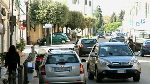 Nuovi marciapiedi in via Gramsci, serve l’ok della Provincia