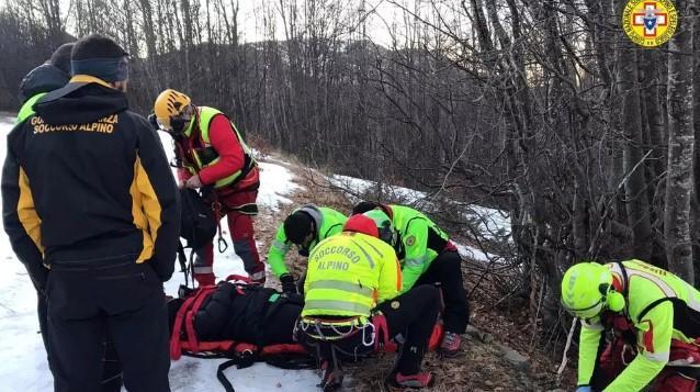I soccorsi a Pievepelago (foto Soccorso alpino Emilia-Romagna)
