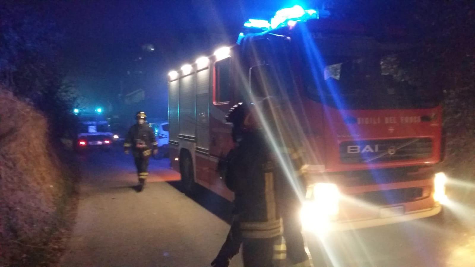 Vigili del fuoco in azione (foto archivio)