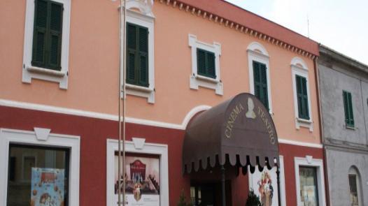 Libera apre le porte del Verdi in scena “Sui miei passi”