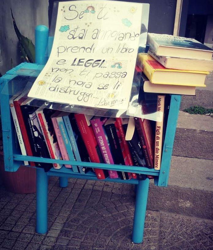 Libri distrutti, ma vince la solidarietà 