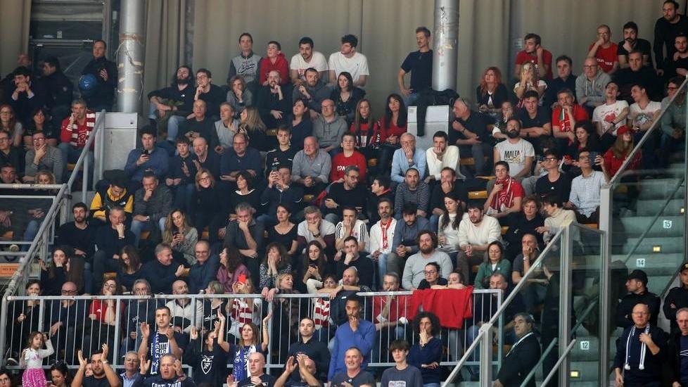 Da Reggio in 150 nella notte della Fossa