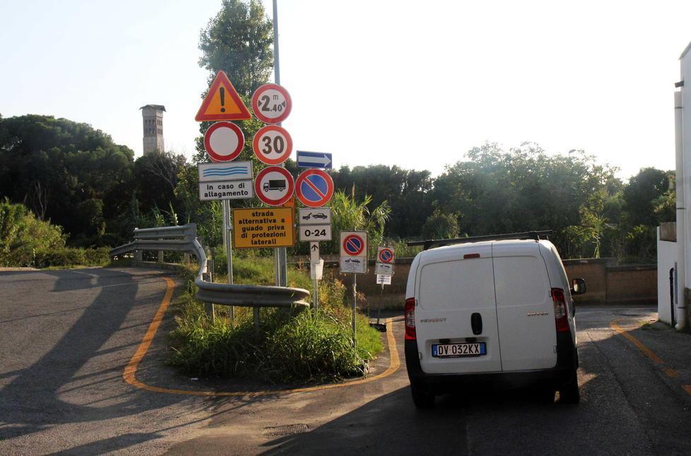 Grotte della Fate, «incassi dimezzati». I commercianti lanciano l’sos al Comune 
