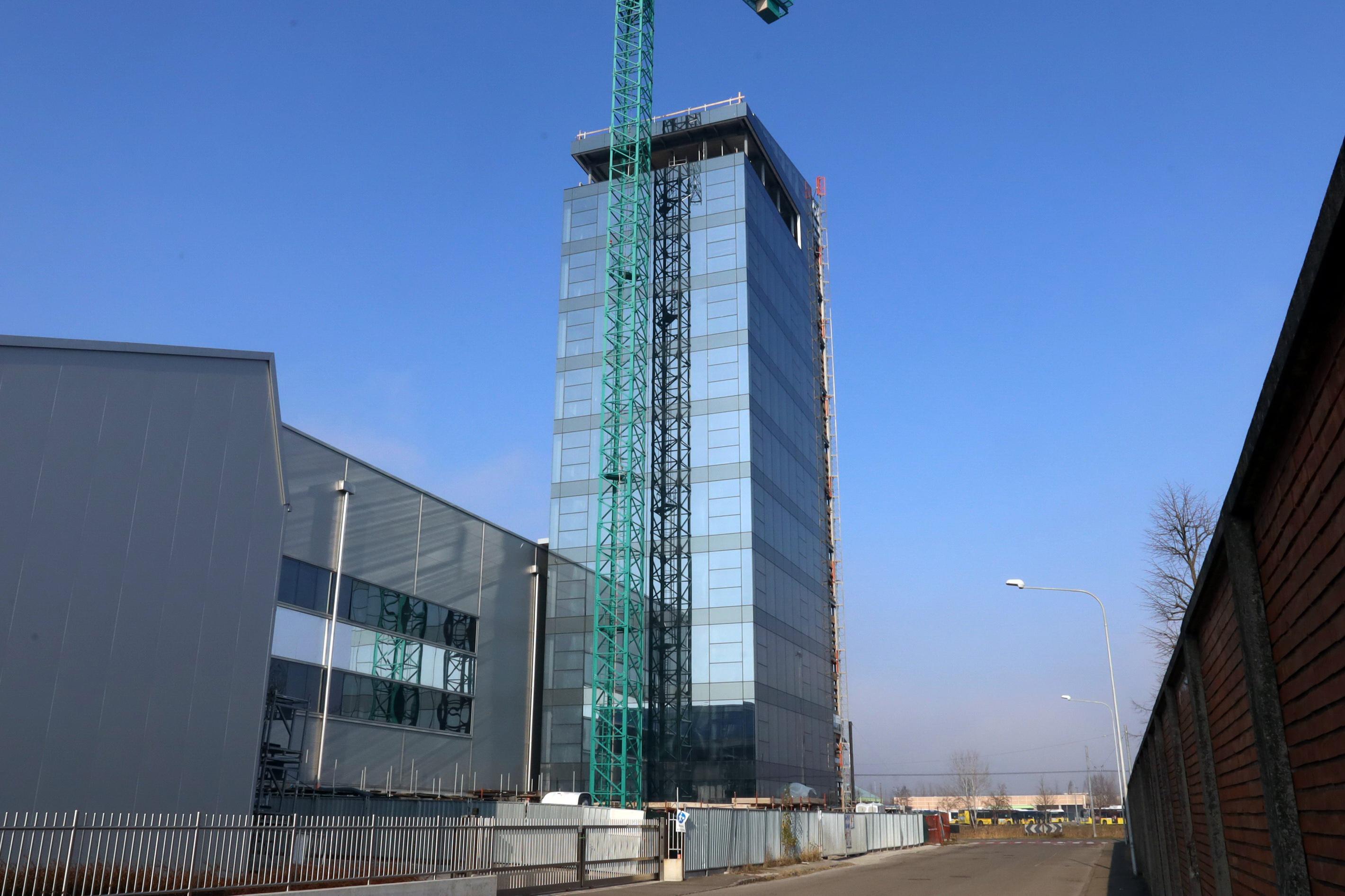 La “Torre Cpc” diventa la quarta vetta di Modena con 49 metri d’altezza 