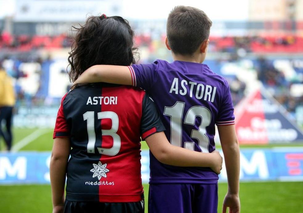 Cagliari e Fiorentina unite nel ricordo di Astori nel giorno del suo compleanno