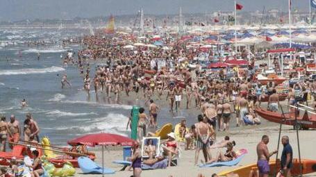 Bagni e piscine, a Viareggio è corsa contro il tempo per il nuovo Piano degli arenili