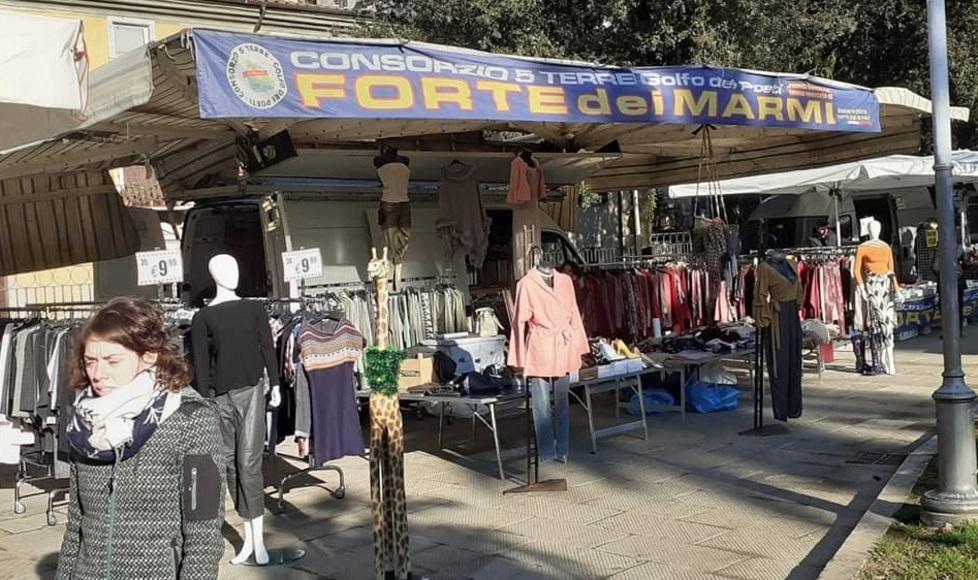 Il mercatino della Befana sotto tiro:«è stato  una presa in giro» 