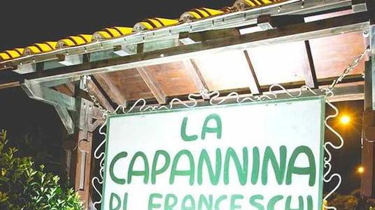 Lei distrae i clienti della Capannina, i complici li derubano