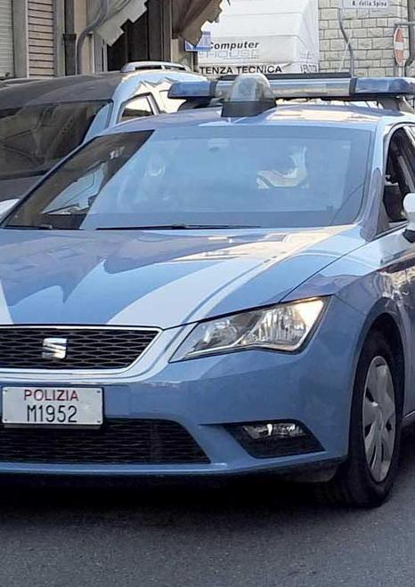 Si sente male ma i parenti litigano con il 118