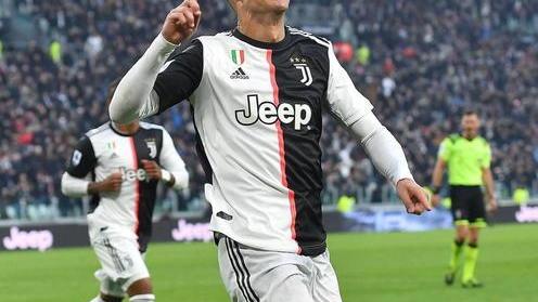 La Juventus cala il poker con il Cagliari Basta un tempo e Ronaldo ne fa tre