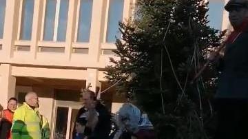 Befana e trampolieri in piazza