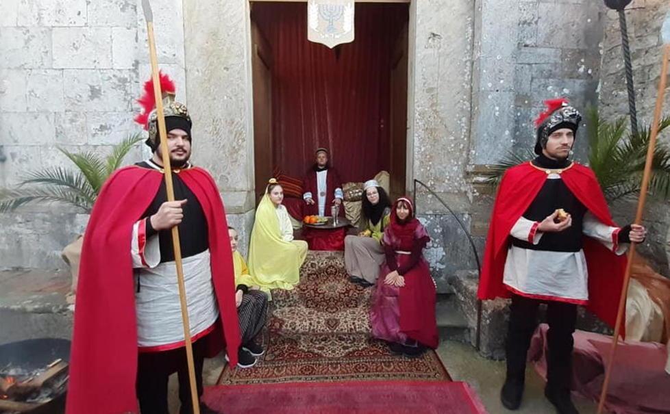 Più di cento personaggi per il presepe vivente 