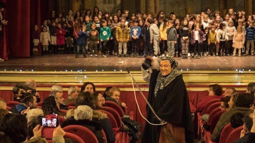 La calza dei record stupisce ancora il tripudio di Befane dà spettacolo