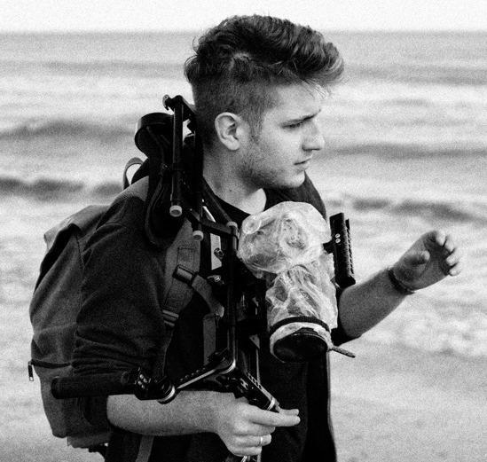 Mattia va sulla luna e trionfa al cinema «Da lassù i problemi sembrano piccoli»