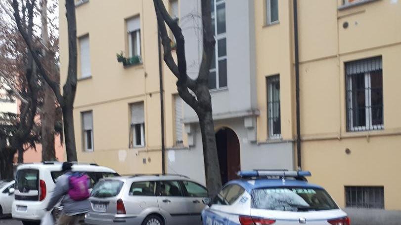 Derubati di oro e di preziosi da finti tecnico e carabiniere