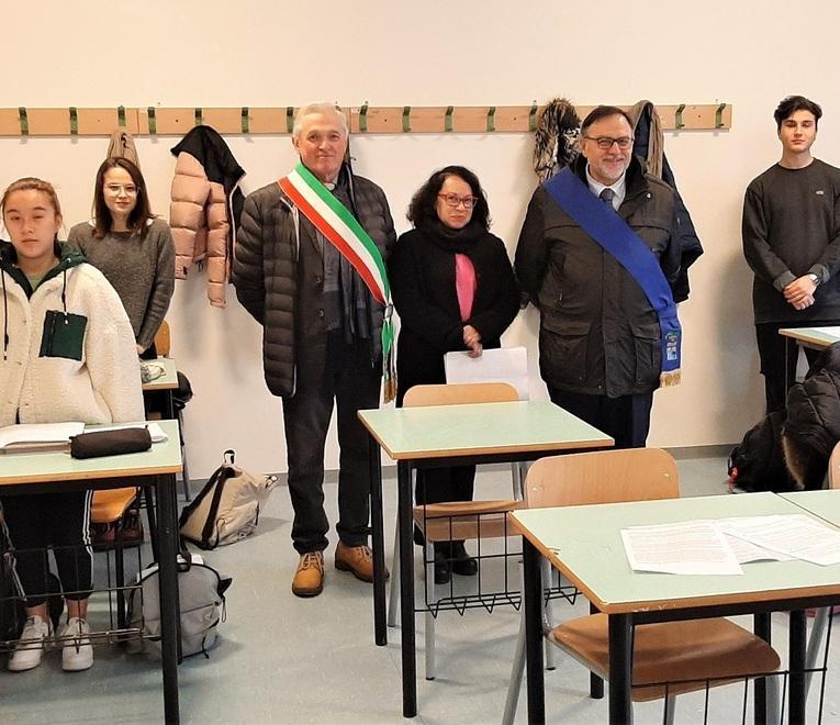 Seicento studenti nella scuola ristrutturata