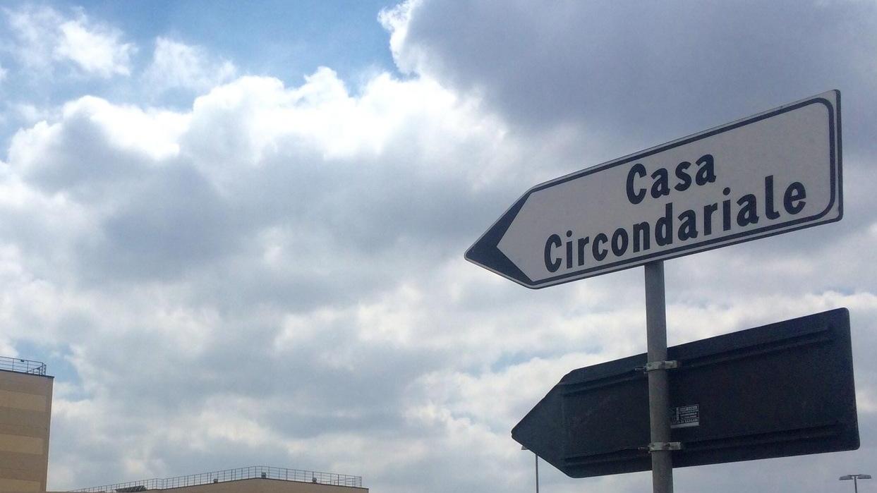 Prelevato e pestato nel garage, i fratelli Pinna restano in carcere