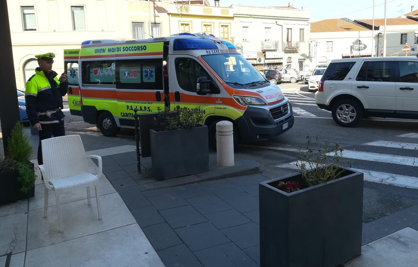 Uomo cade, sotto accusa i marcipiedi