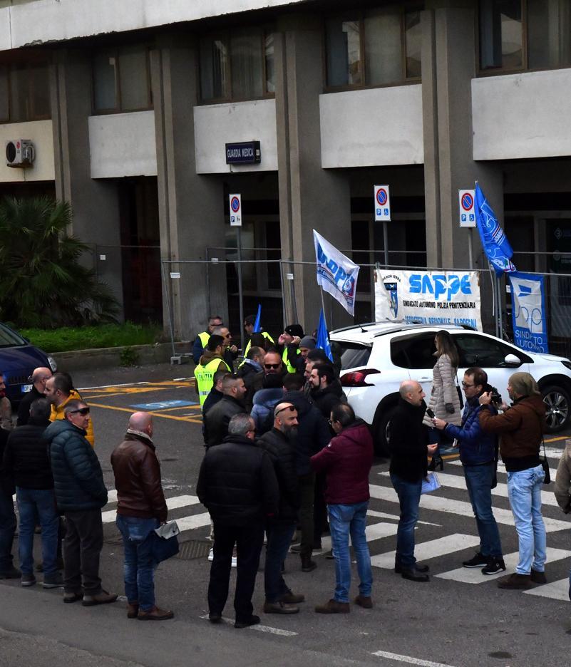 «Per i detenuti aree riservate anche in ospedale» 