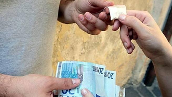 Arrestati tre spacciatori accusati della morte di un tossicodipendente