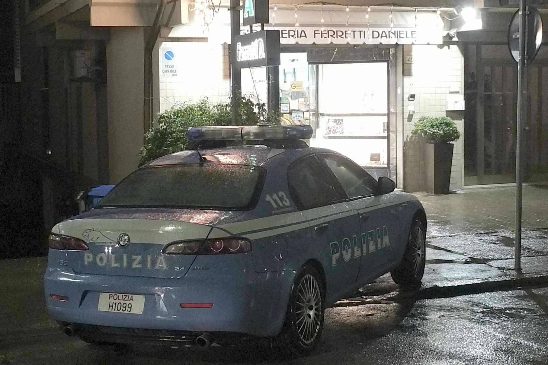 Lo accoltella nel supermercato, la lite iniziata fuori dal negozio 