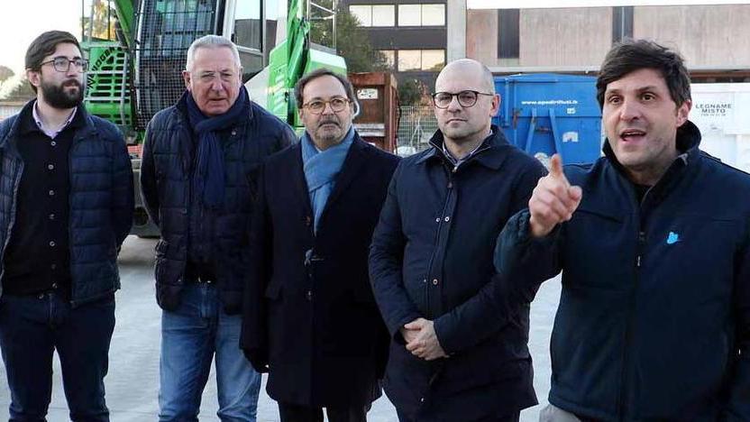 A Massa ricicleria riaperta, ma ad orario ridotto. Nuovo sistema per pesare i rifiuti