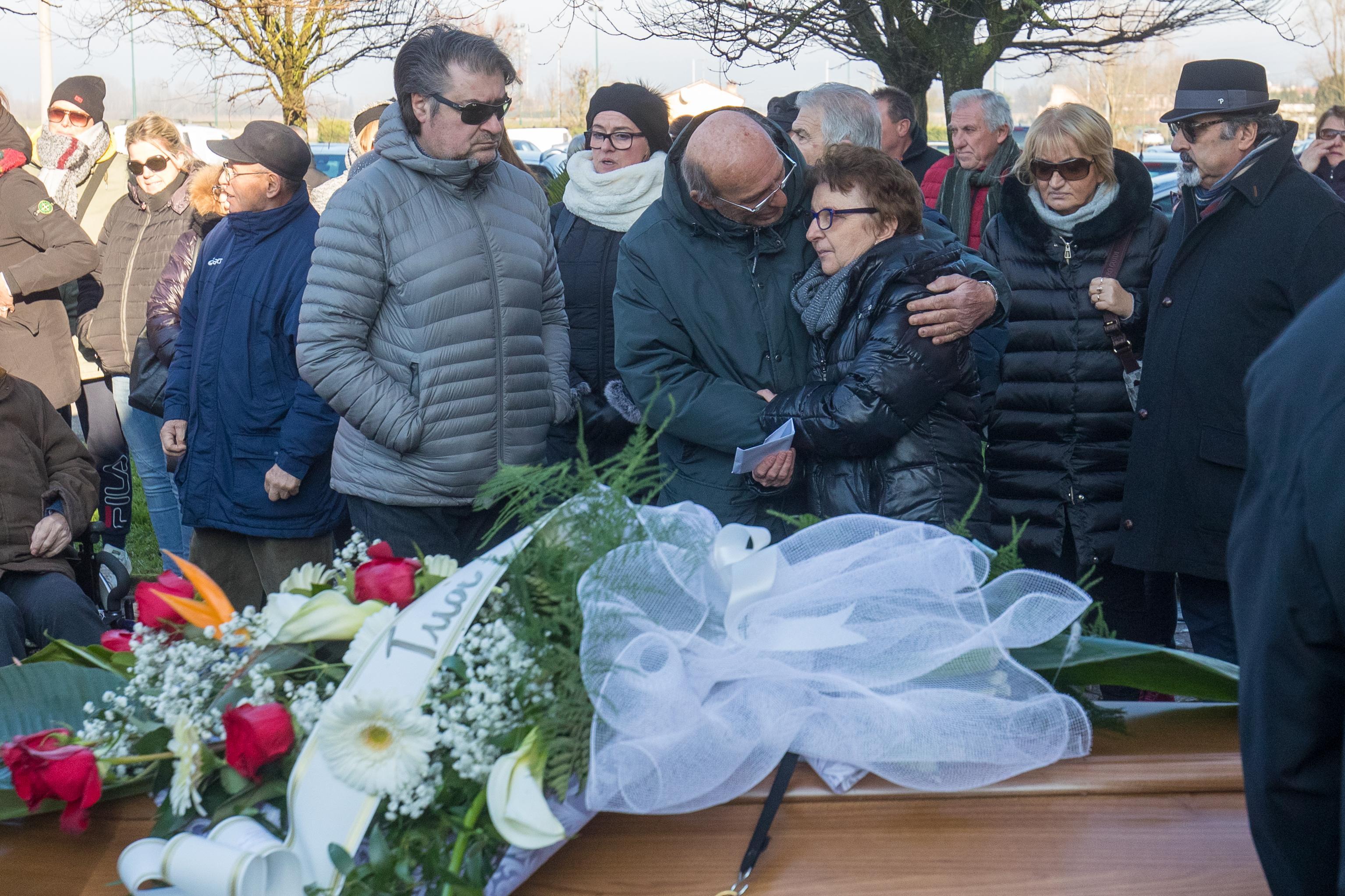 "Viviano addio, ci hai insegnato a lottare"