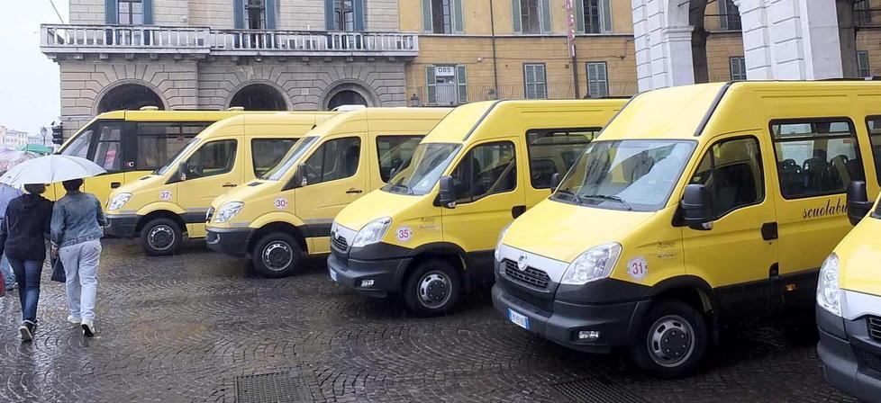 Contributi azzerati, stop allo scuolabus per gli alunni del villaggio rom di Coltano 