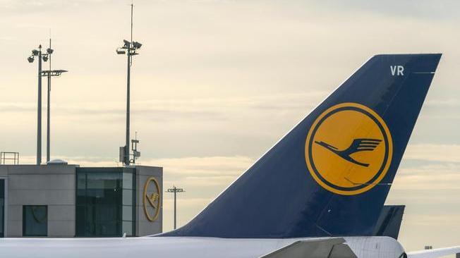 Lufthansa, torna indietro volo per Iran