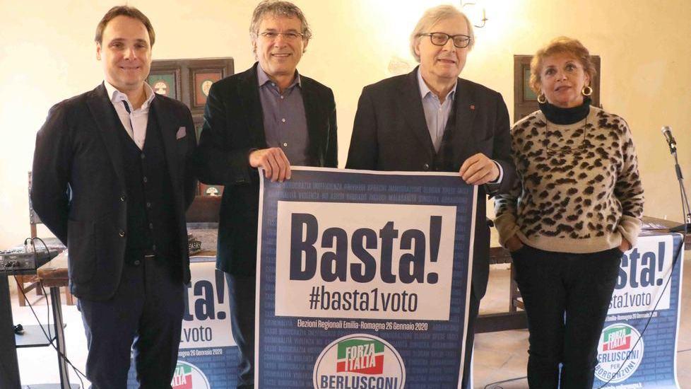 Sgarbi (FI) ha Bonaccini nel mirino: l’assenza dei partiti nel suo simbolo ridurrà la platea dei consensi